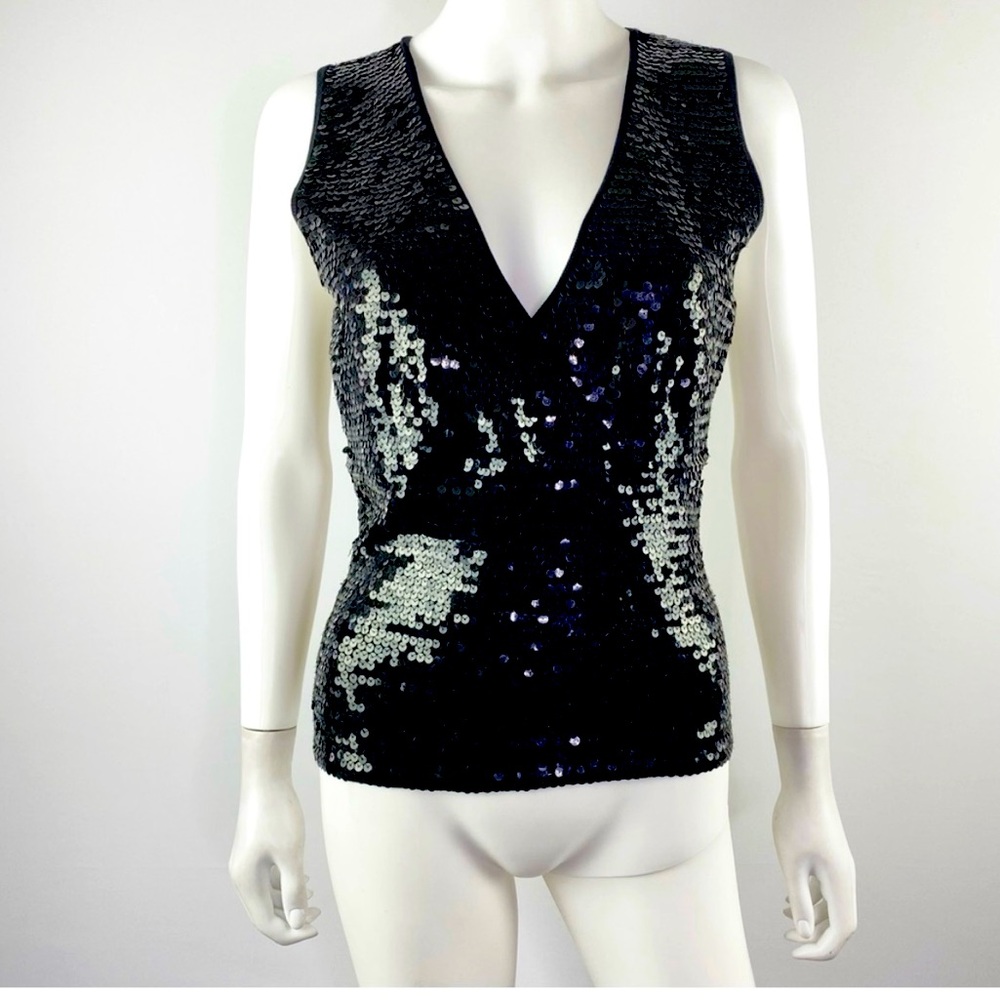 Sequenced ladies top